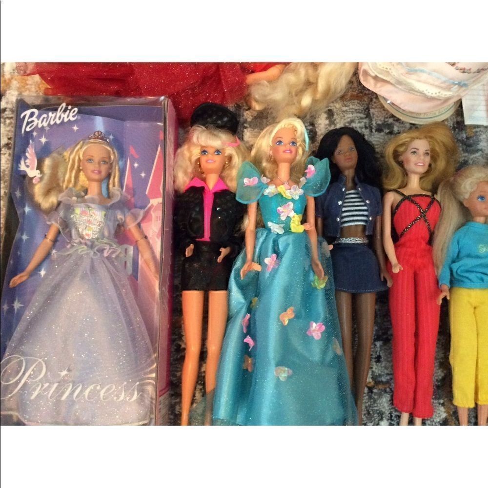 10 PIECE LOT OF VINTAGE BARBIE’S! EUC! - Picture 2 of 5